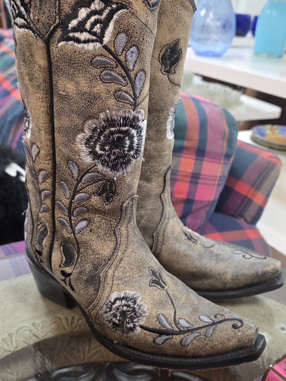 Circle G Distressed Tan Floral Embroidered Western Boots